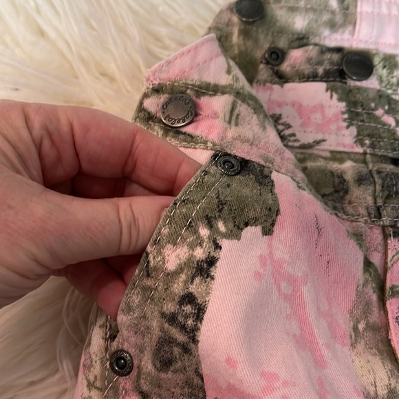 Cabela’s 3 Month Old Infant Pink Camouflage Overalls - Picture 10 of 11